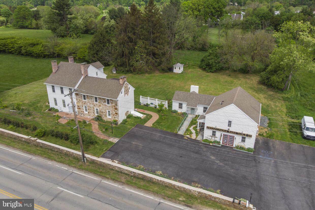 609 Lincoln Highway - Photo 1