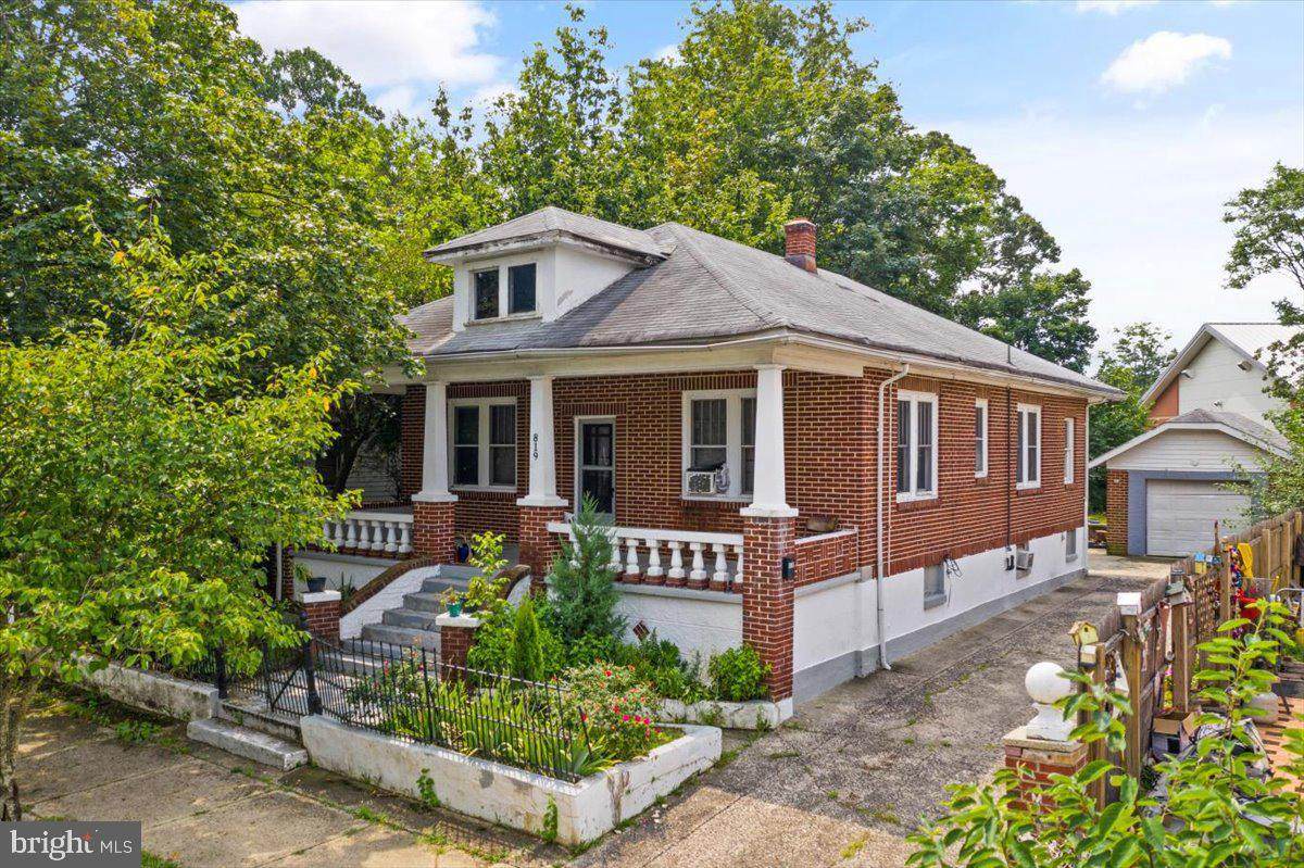 819 Cherry Street - Photo 1