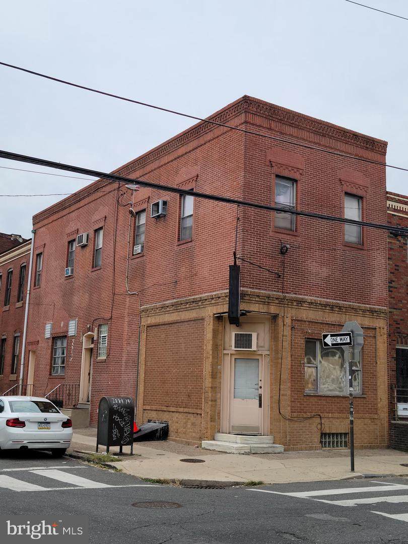 1336 8TH Street - Photo 1