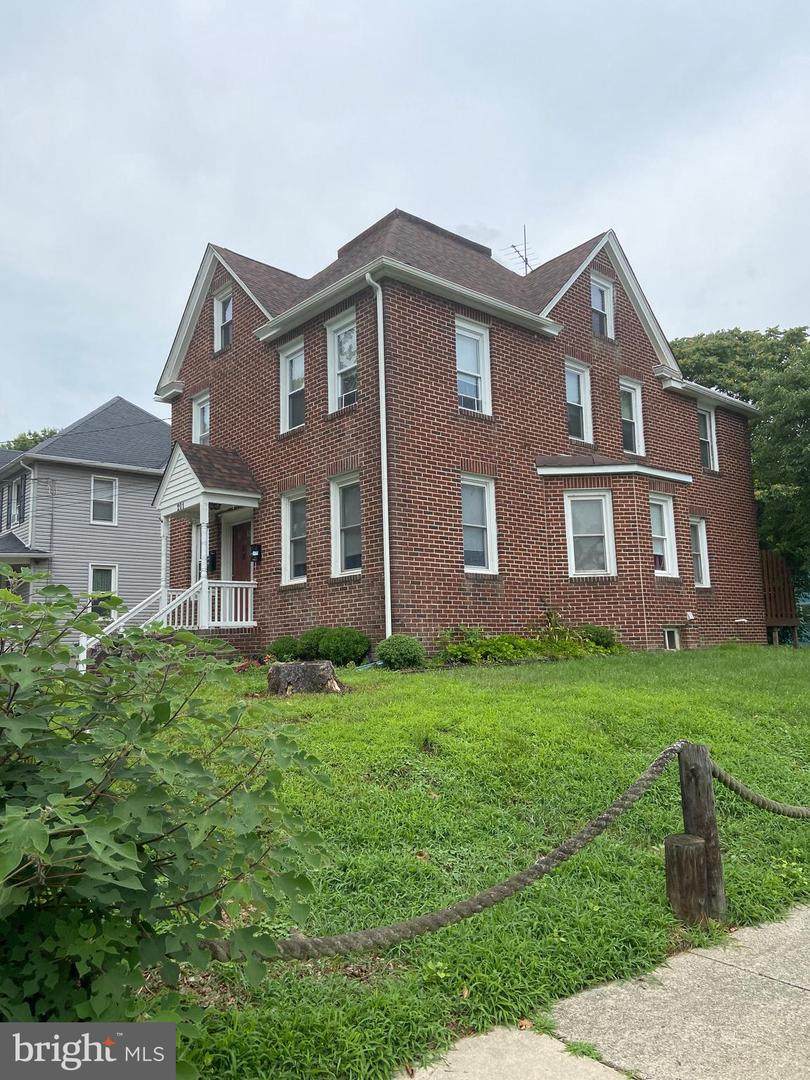 201 Lincoln Avenue - Photo 1
