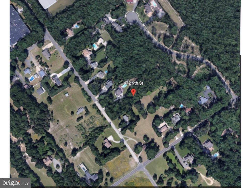 472 9TH Street - Photo 1
