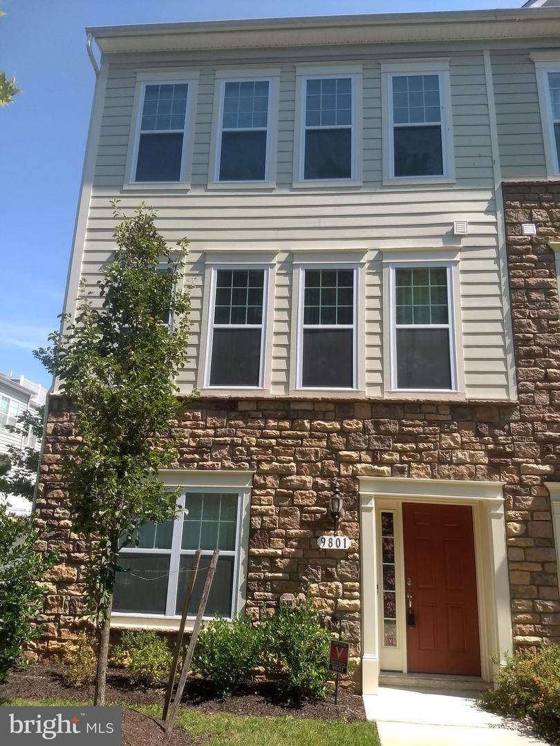 9801 Wood Edge Way - Photo 1