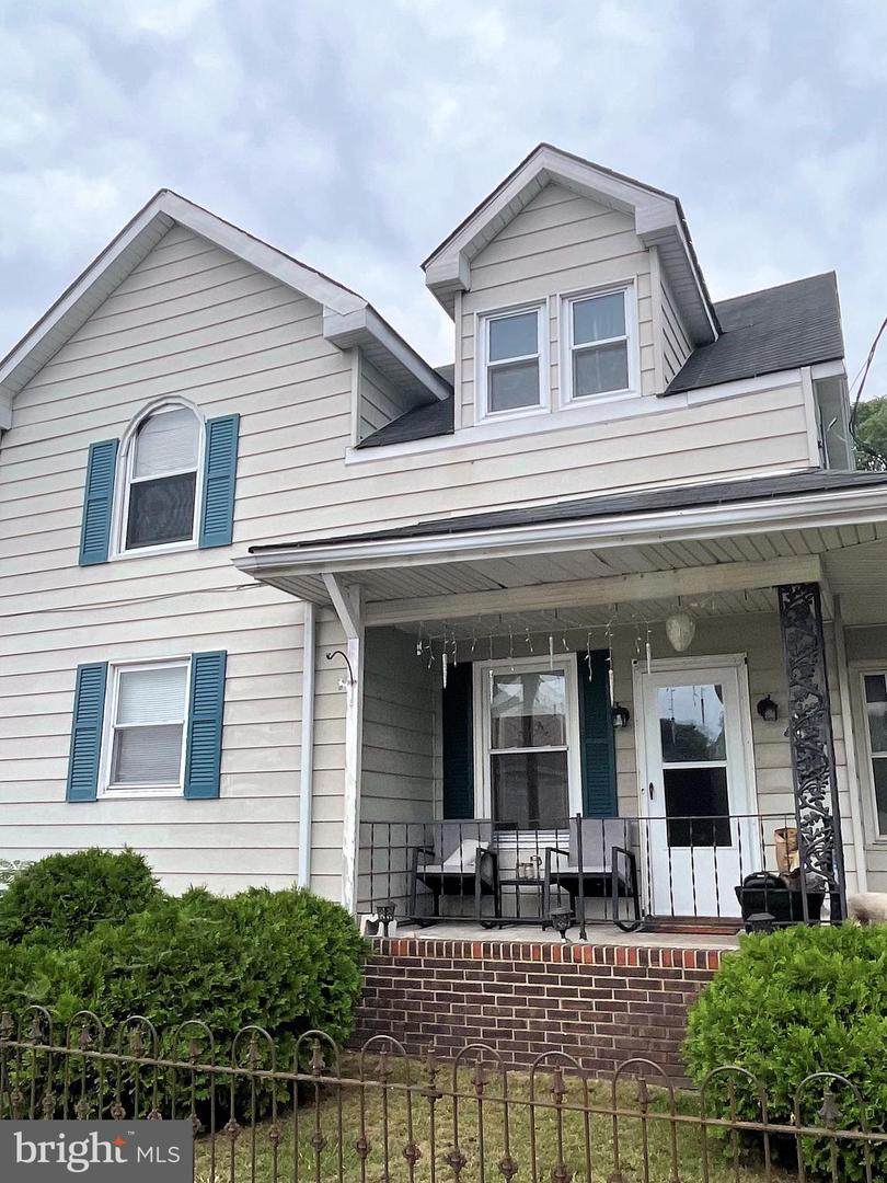 811 4TH Street - Photo 1
