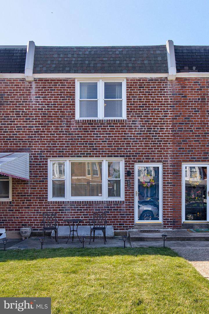 403 Seville Street - Photo 1