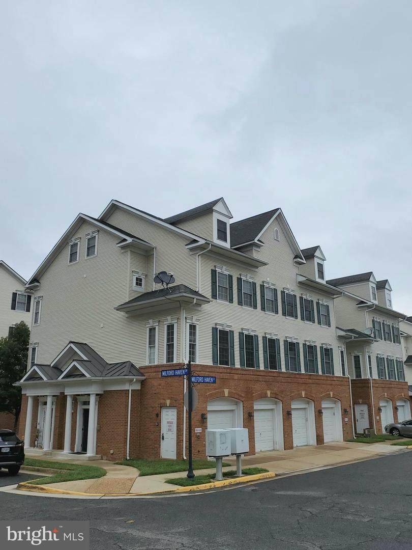 8940 Milford Haven Court - Photo 1