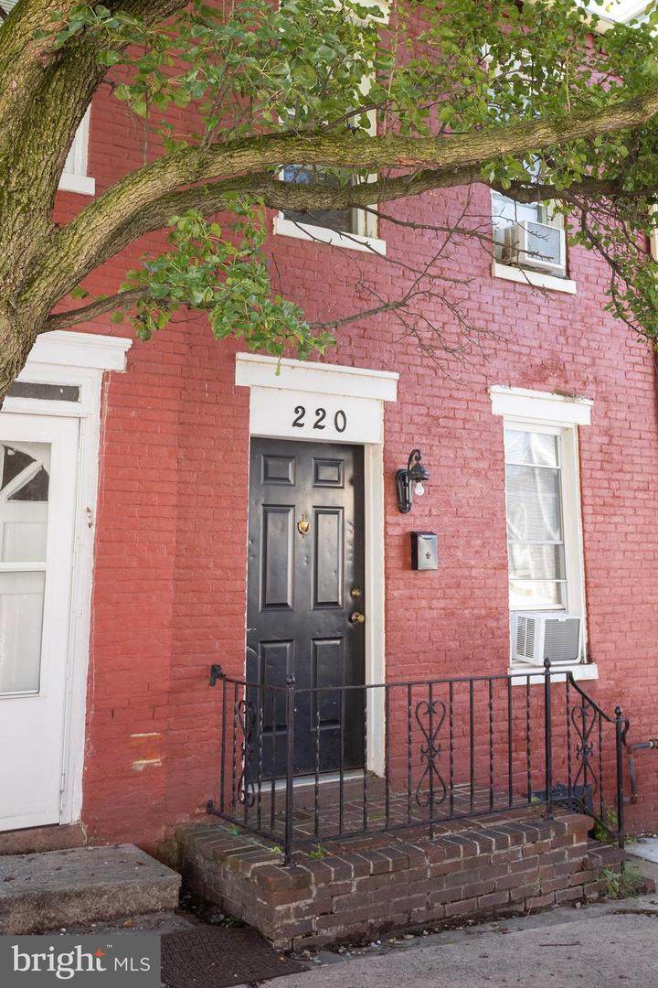 220 Lawrence Street - Photo 1