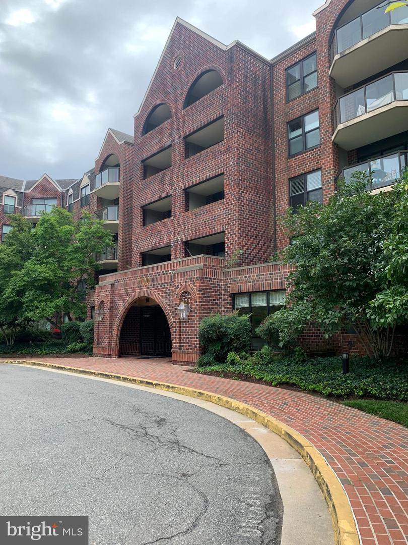 2100 Lee Highway - Photo 1