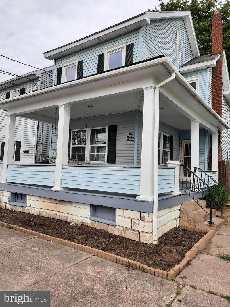 514 7TH Street - Photo 1