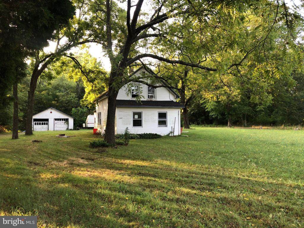 2319 Lincoln Avenue - Photo 1