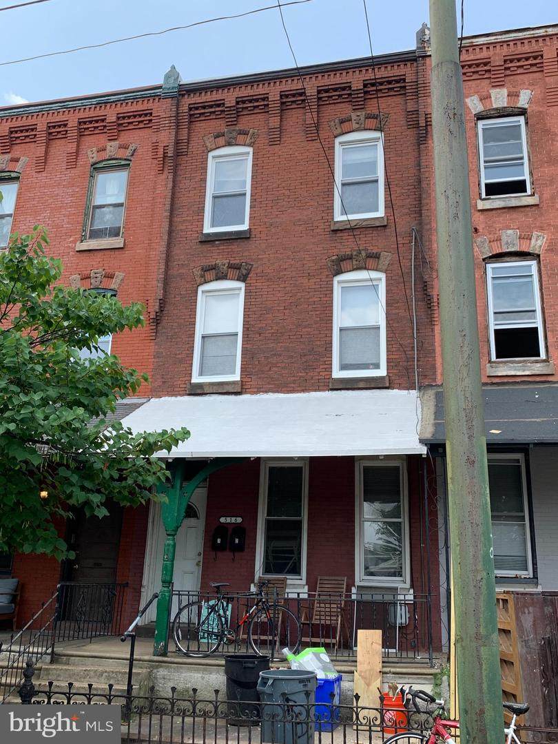 516 40TH Street - Photo 1