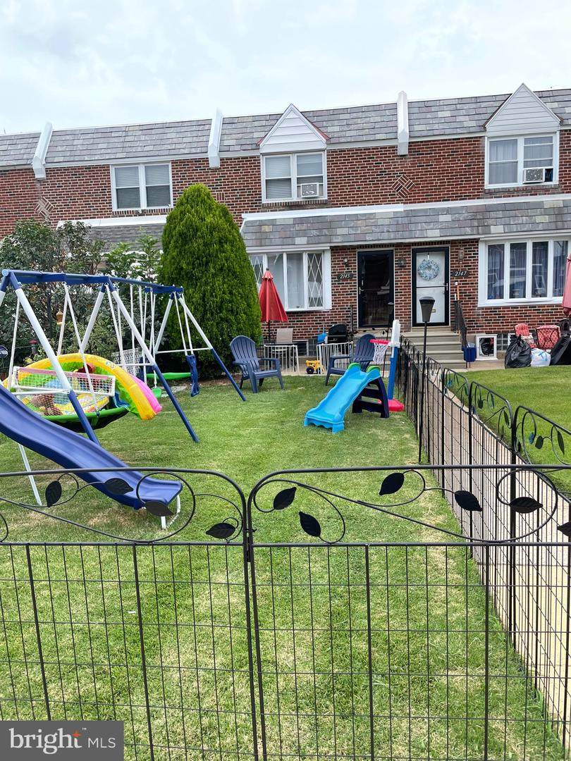 2145 Devereaux Avenue - Photo 1
