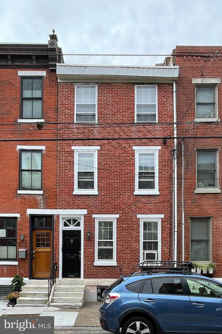 634 Catharine Street - Photo 1