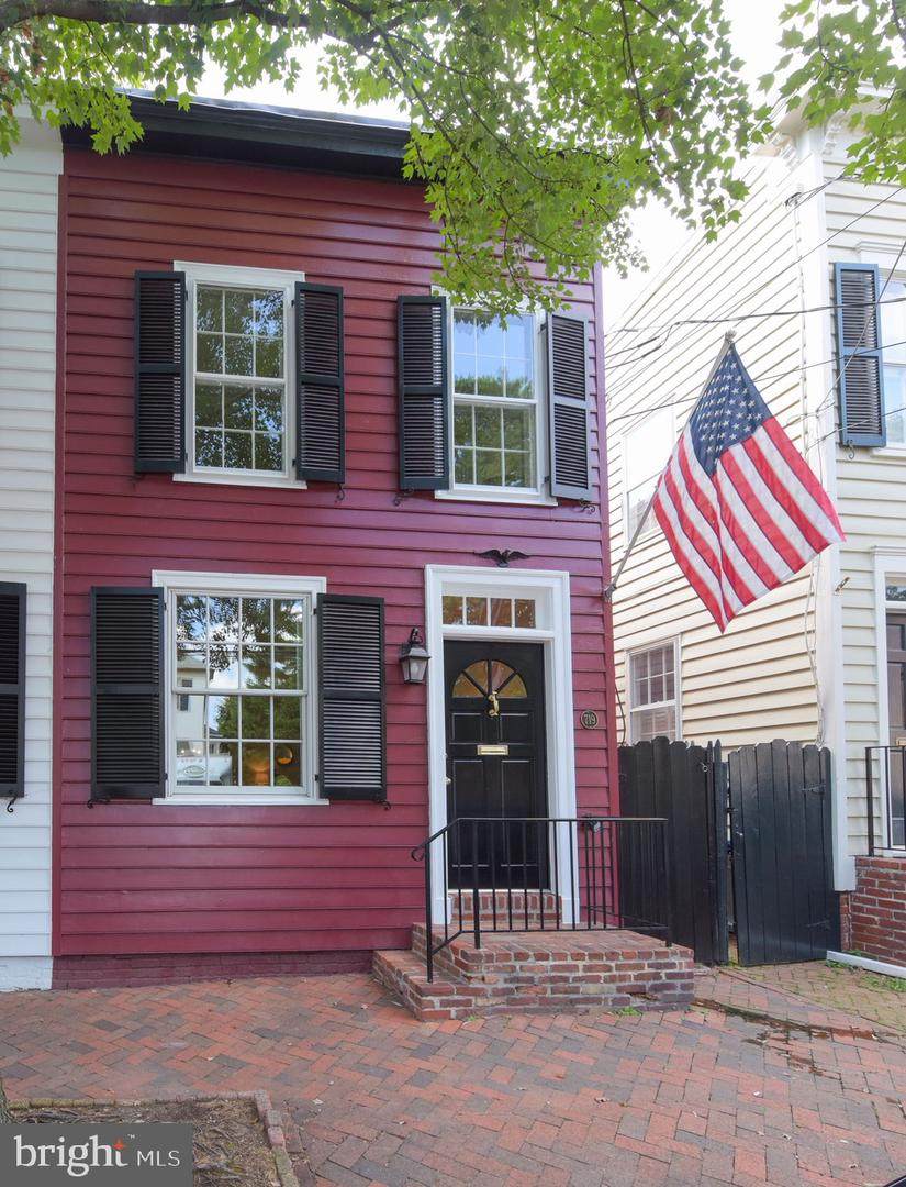719 Lee Street - Photo 1