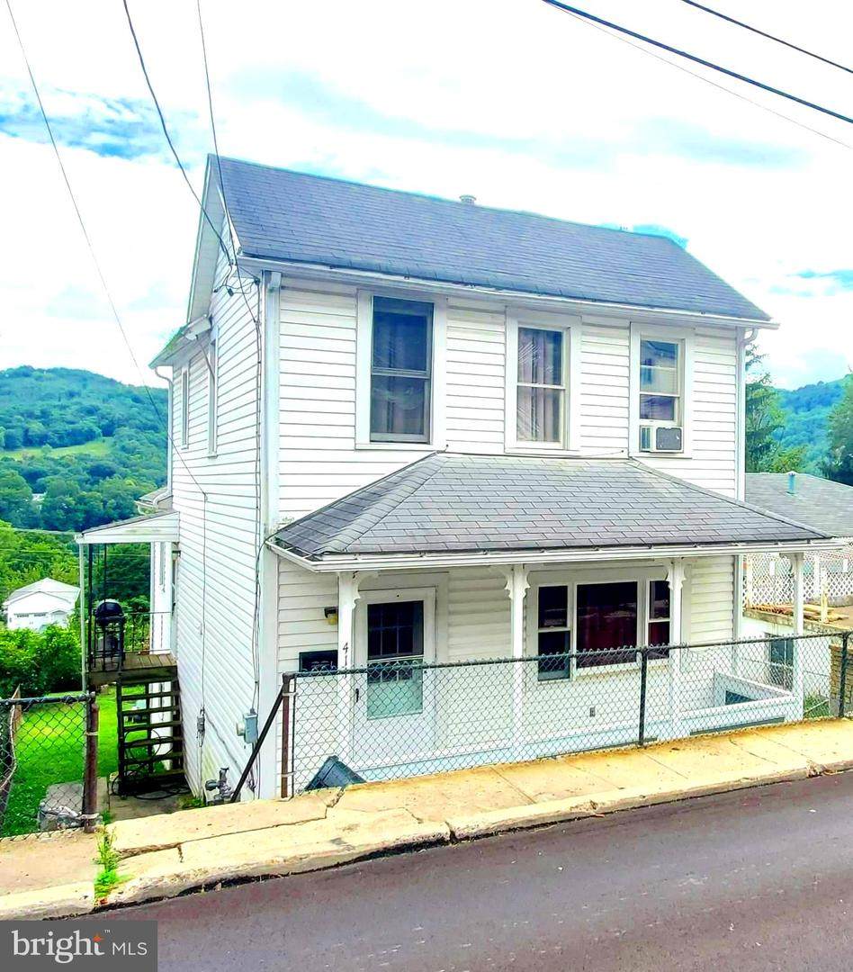 411 Spruce Street - Photo 1