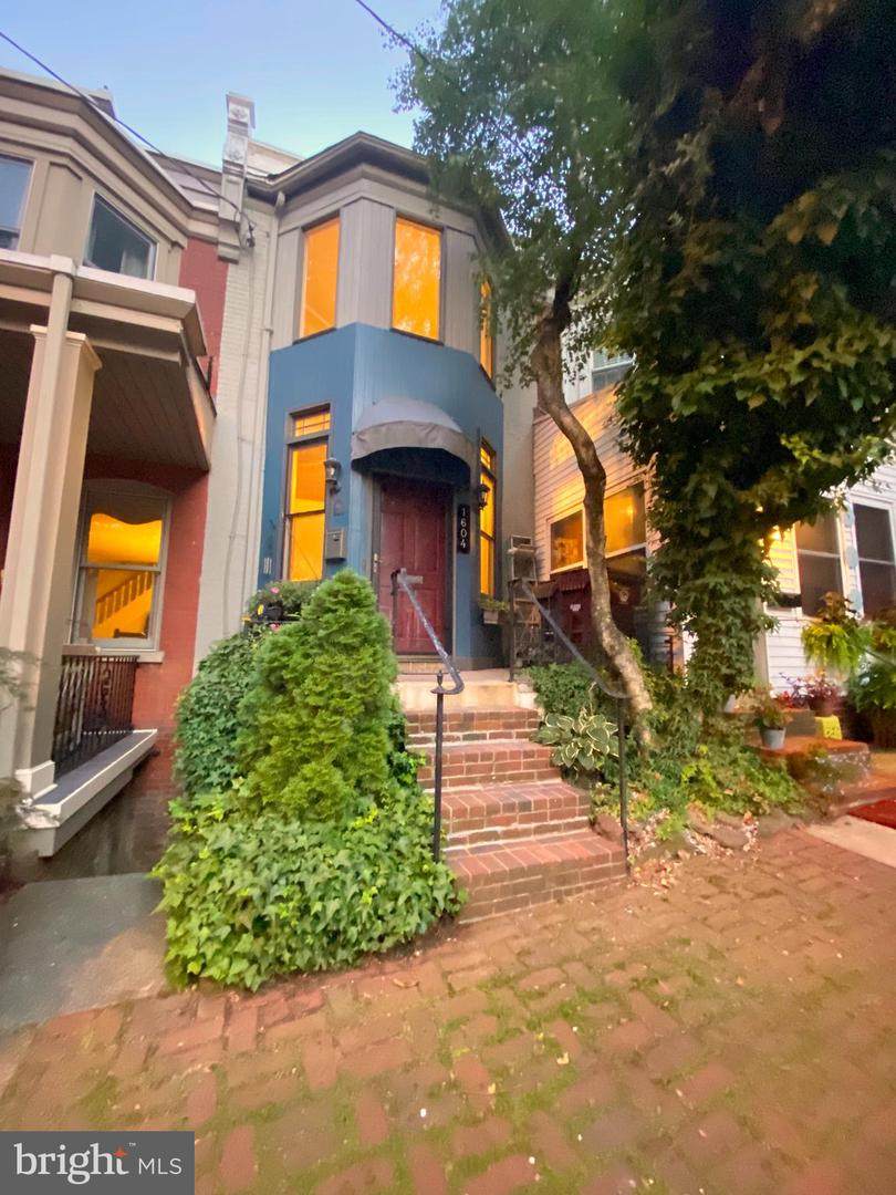 1604 Jackson Street - Photo 1