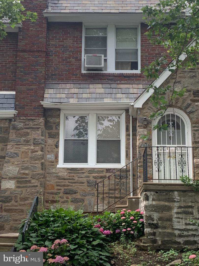 2104 Hobart - Photo 1
