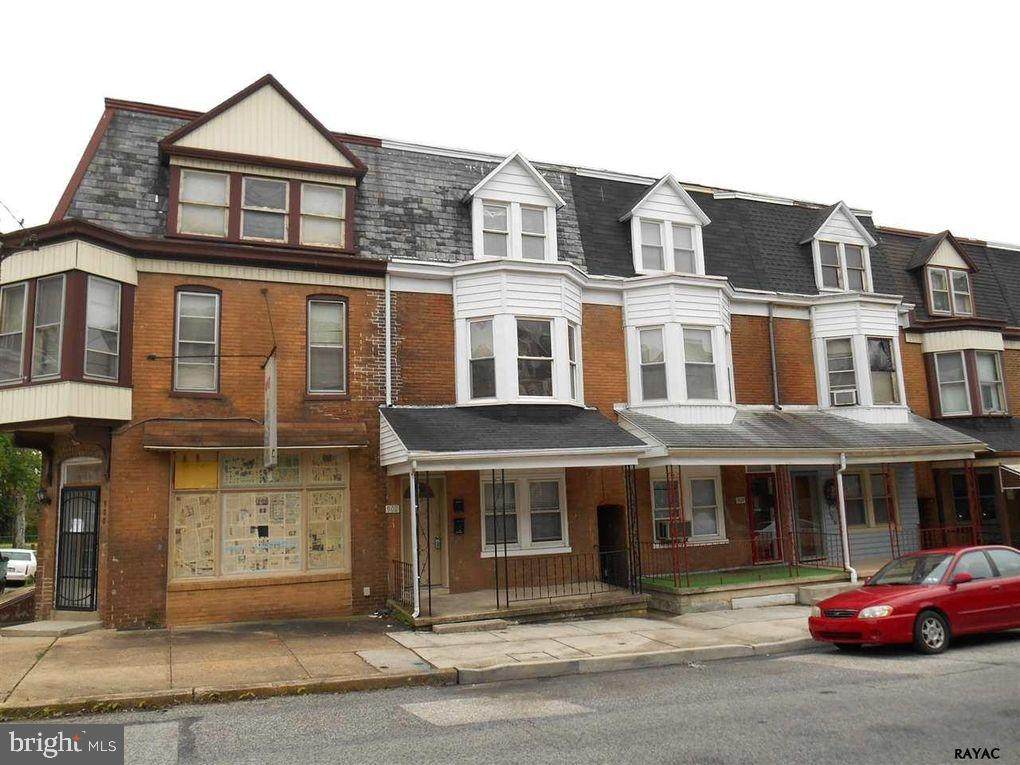 902 College Avenue - Photo 1