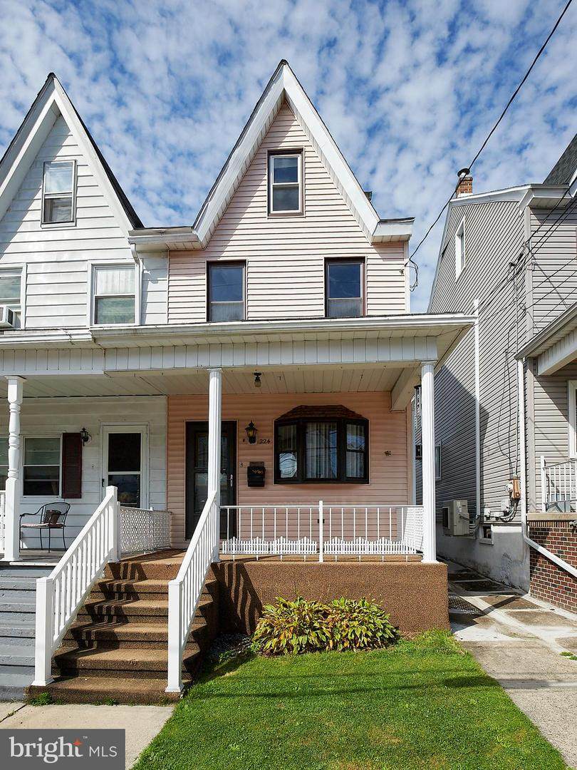 224 2ND Street - Photo 1