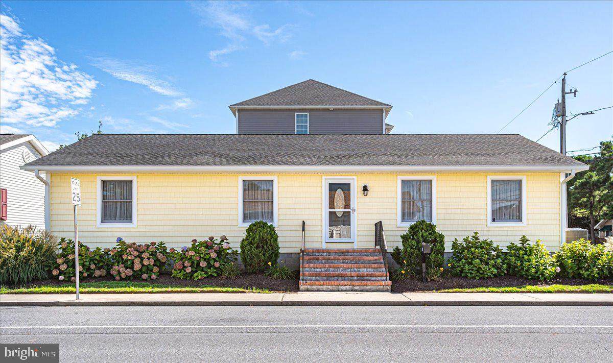 403 Arctic Avenue - Photo 1