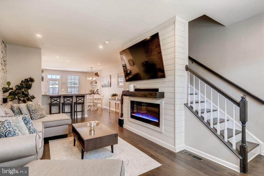 120 Newkirk Street - Photo 1