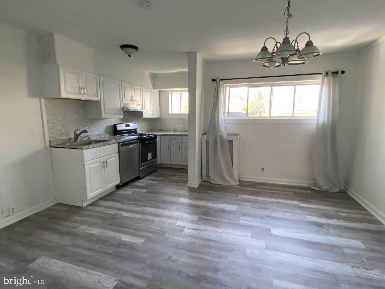 204 Laurel Road - Photo 1