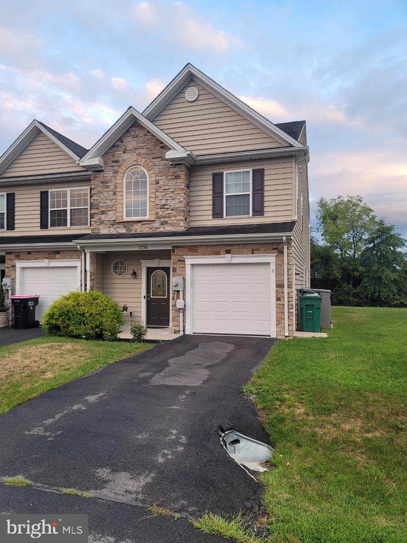 1236 Emilys Court - Photo 1