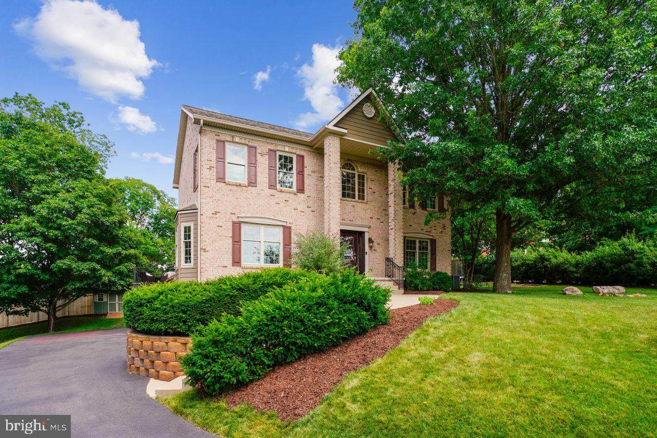 6523 Nightingale Court - Photo 1
