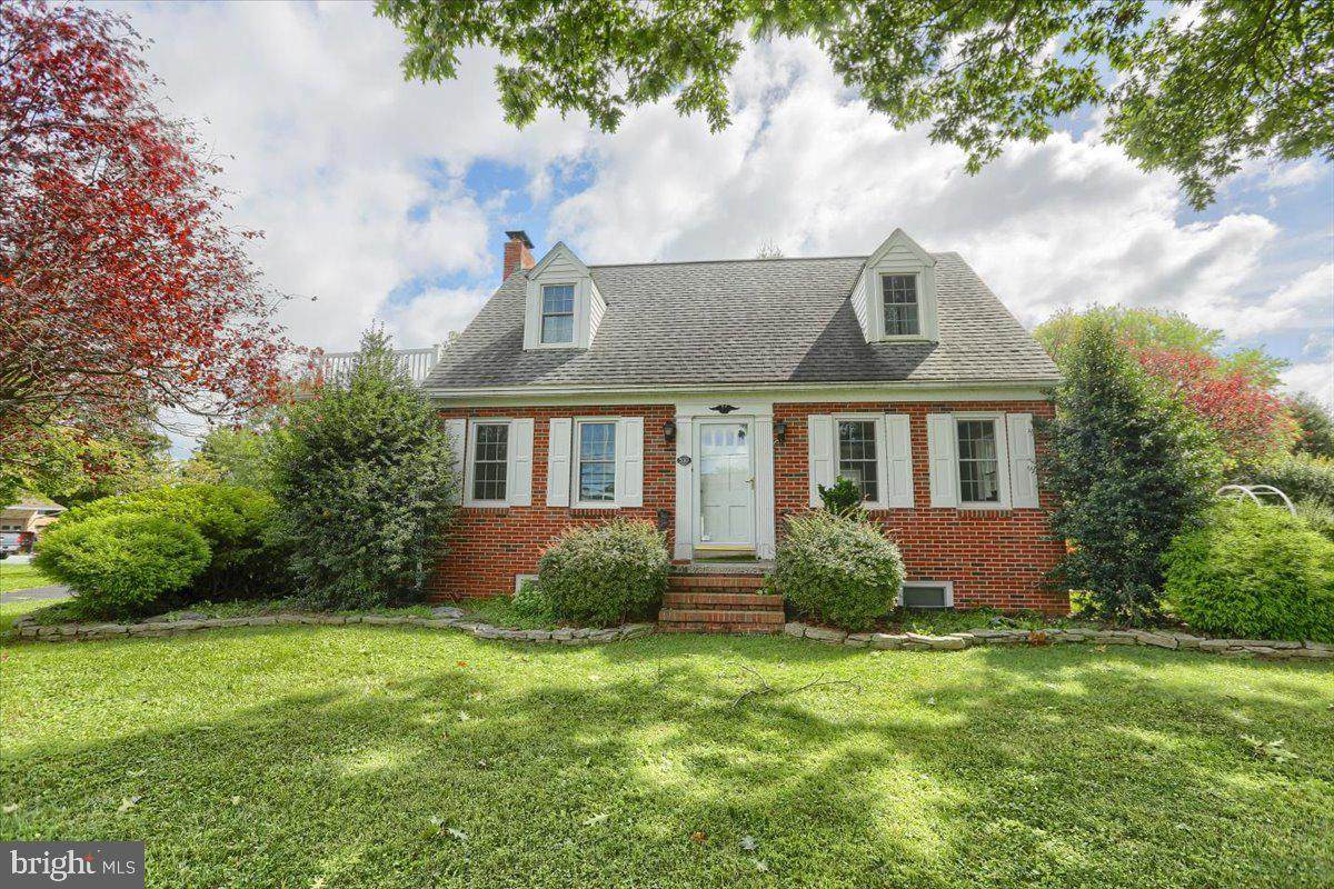 530 14TH Avenue - Photo 1