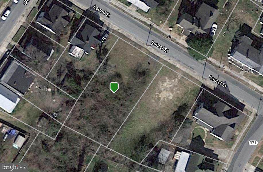 106 Laurel Street - Photo 1