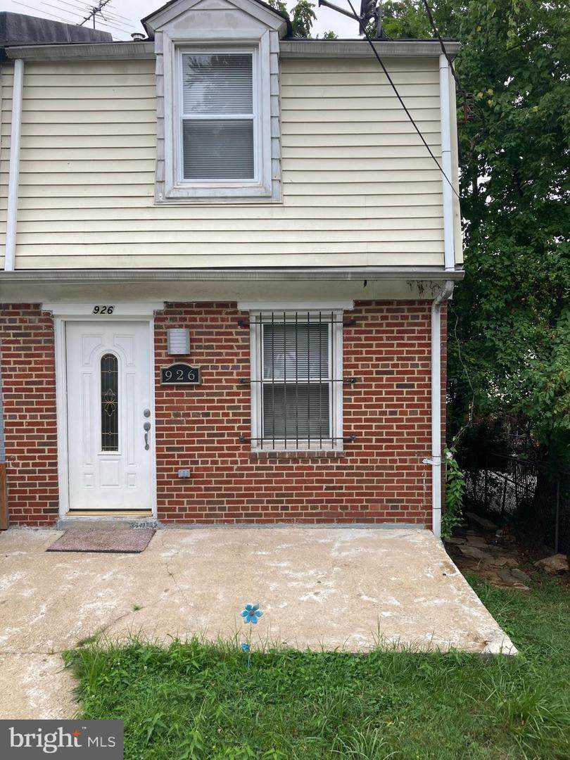 926 52ND Street - Photo 1
