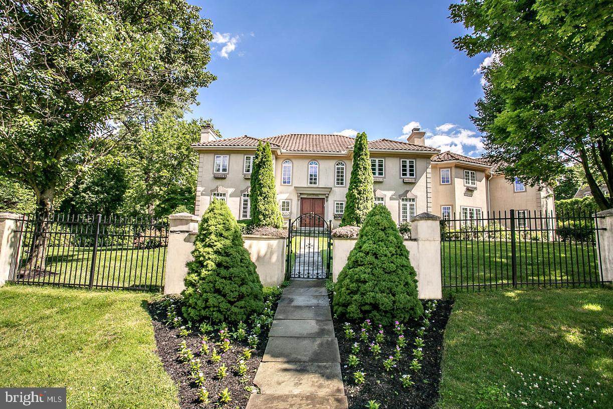 365 Greenwood Court - Photo 1
