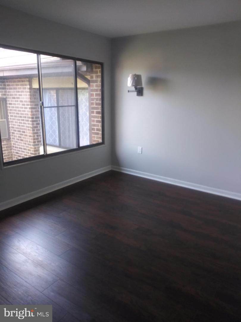 15603 Dorset Road - Photo 1