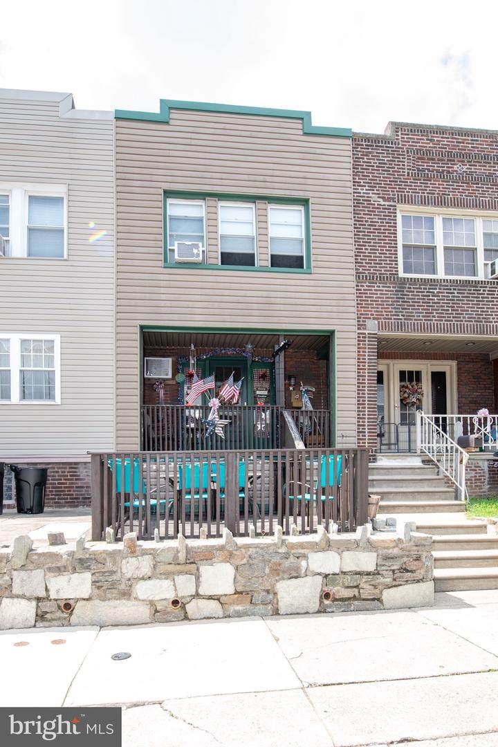2824 Gillingham Street - Photo 1