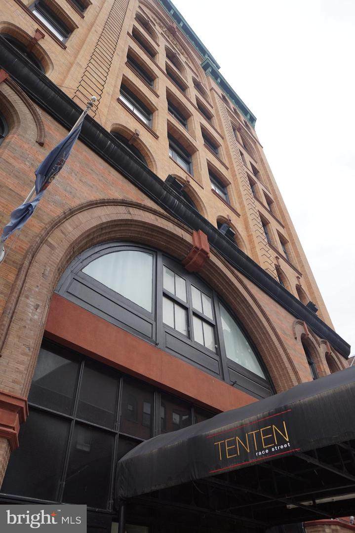 1010 Race Street - Photo 1