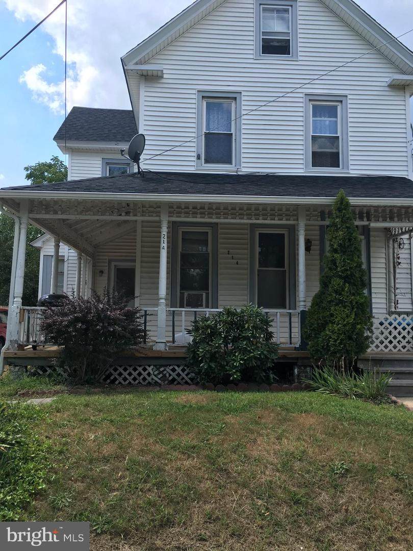 214 4TH Street - Photo 1