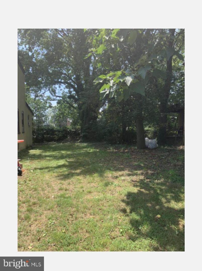 324 Marks Avenue - Photo 1