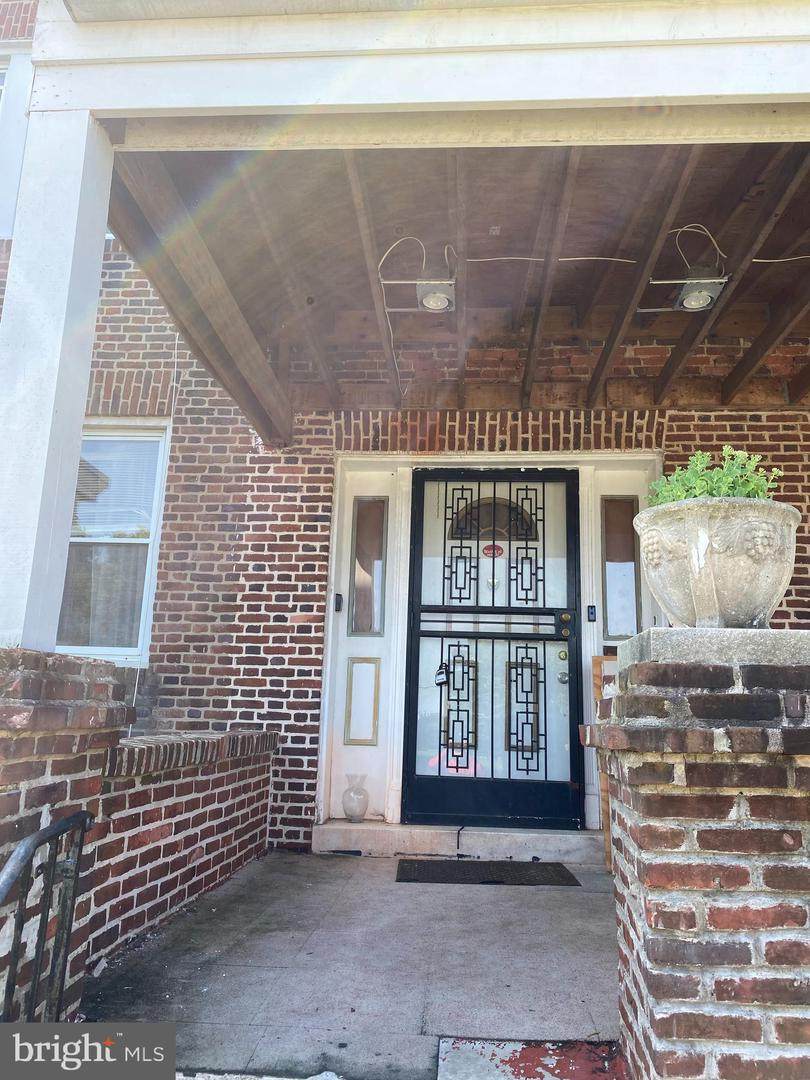 2025 32ND Street - Photo 1