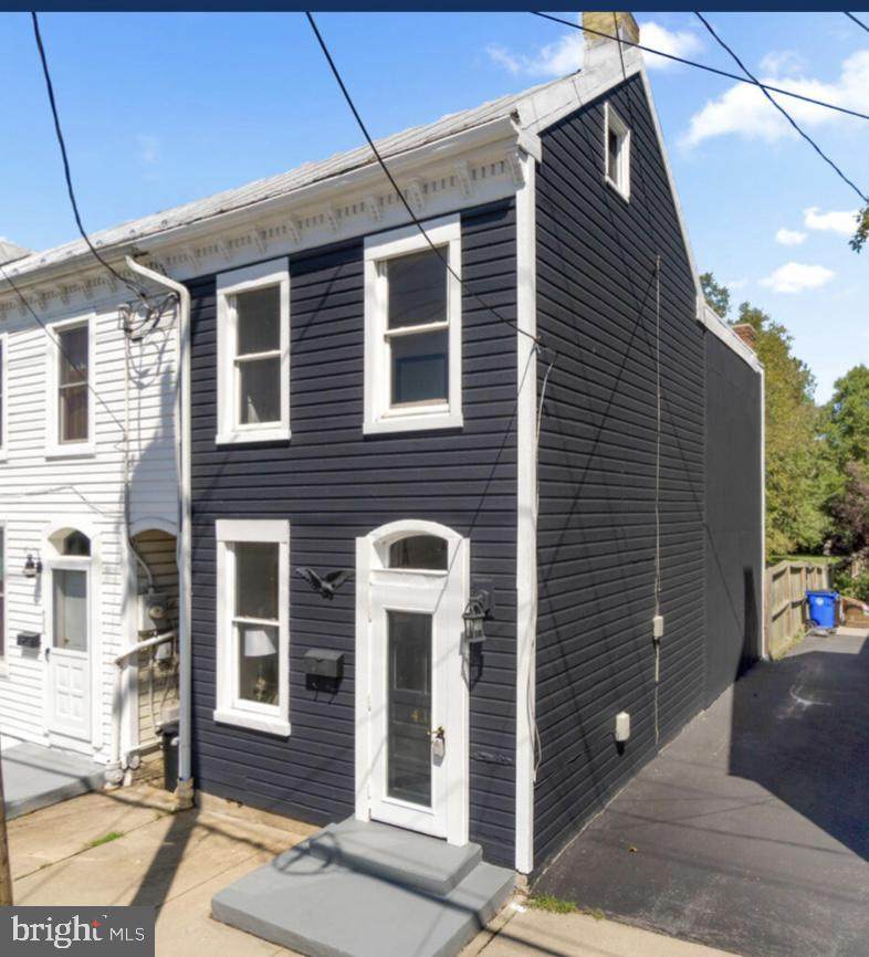 431 Patrick Street - Photo 1