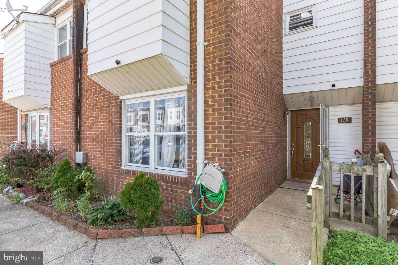 118 Porter Street - Photo 1