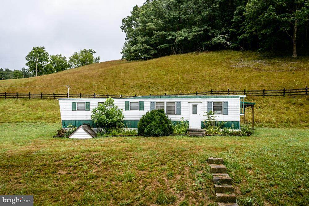 10159 Highland Turnpike - Photo 1