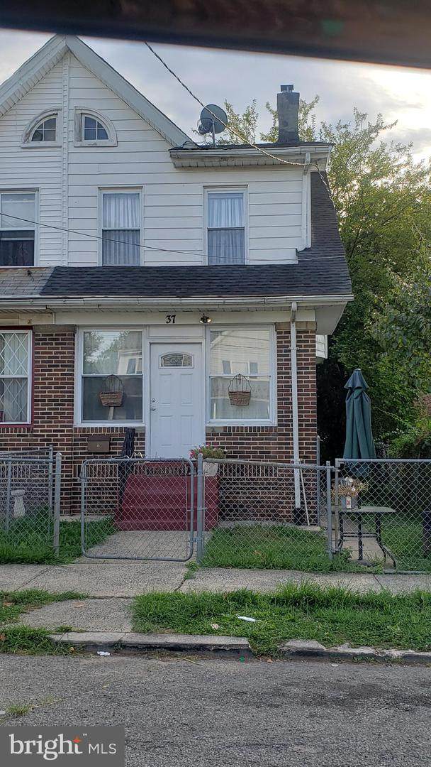 37 30TH Street - Photo 1