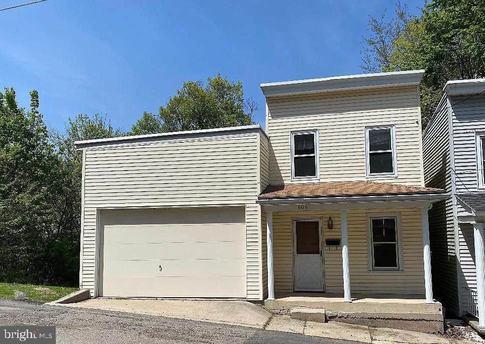606 Boone Street - Photo 1