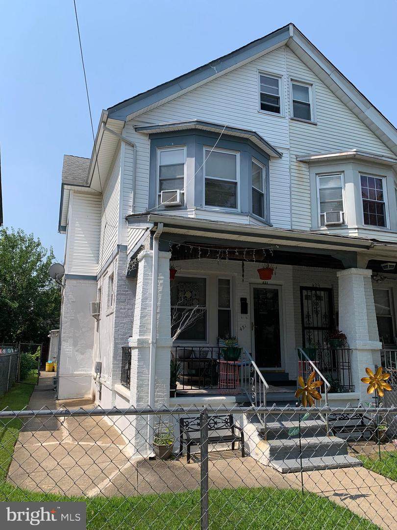 431 Cuyler Avenue - Photo 1