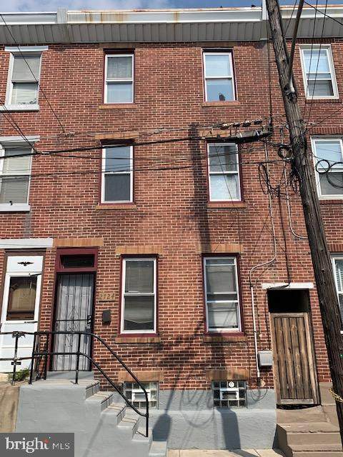 2724 Thompson Street - Photo 1