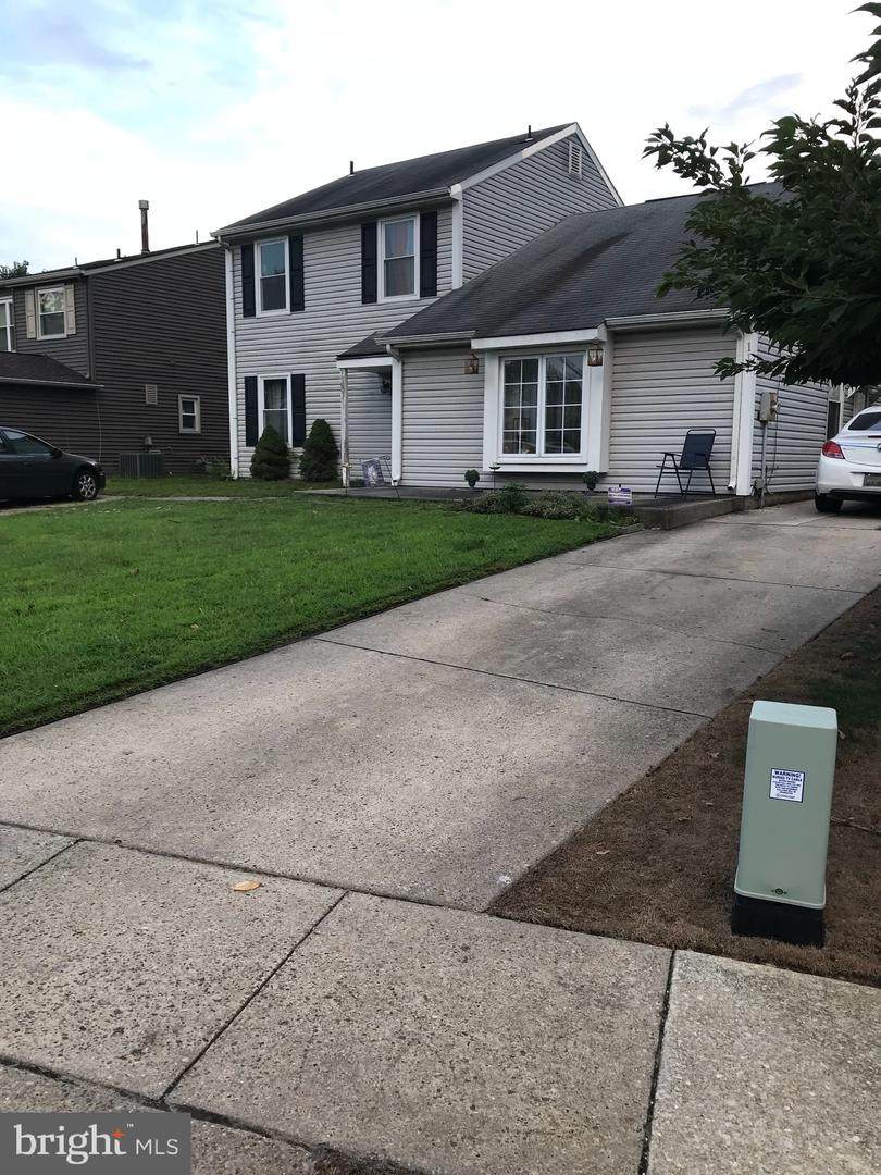 115 Fomalhaut Avenue - Photo 1