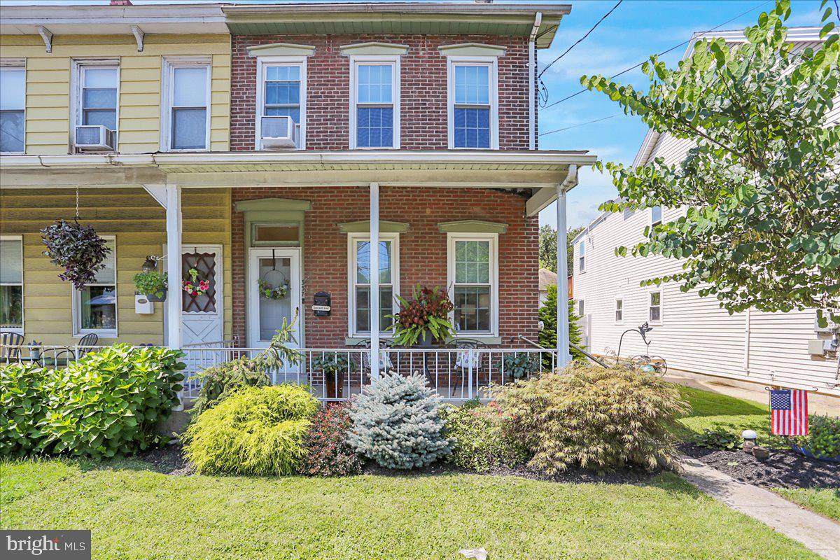 337 Hanover Street - Photo 1