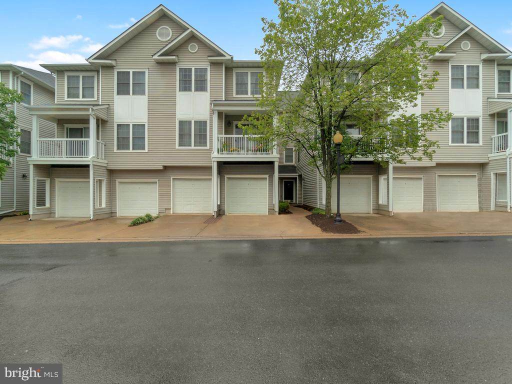 4568 Superior Square - Photo 1