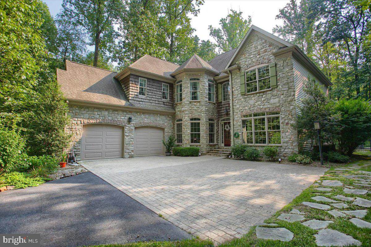 511 Stanley Drive - Photo 1