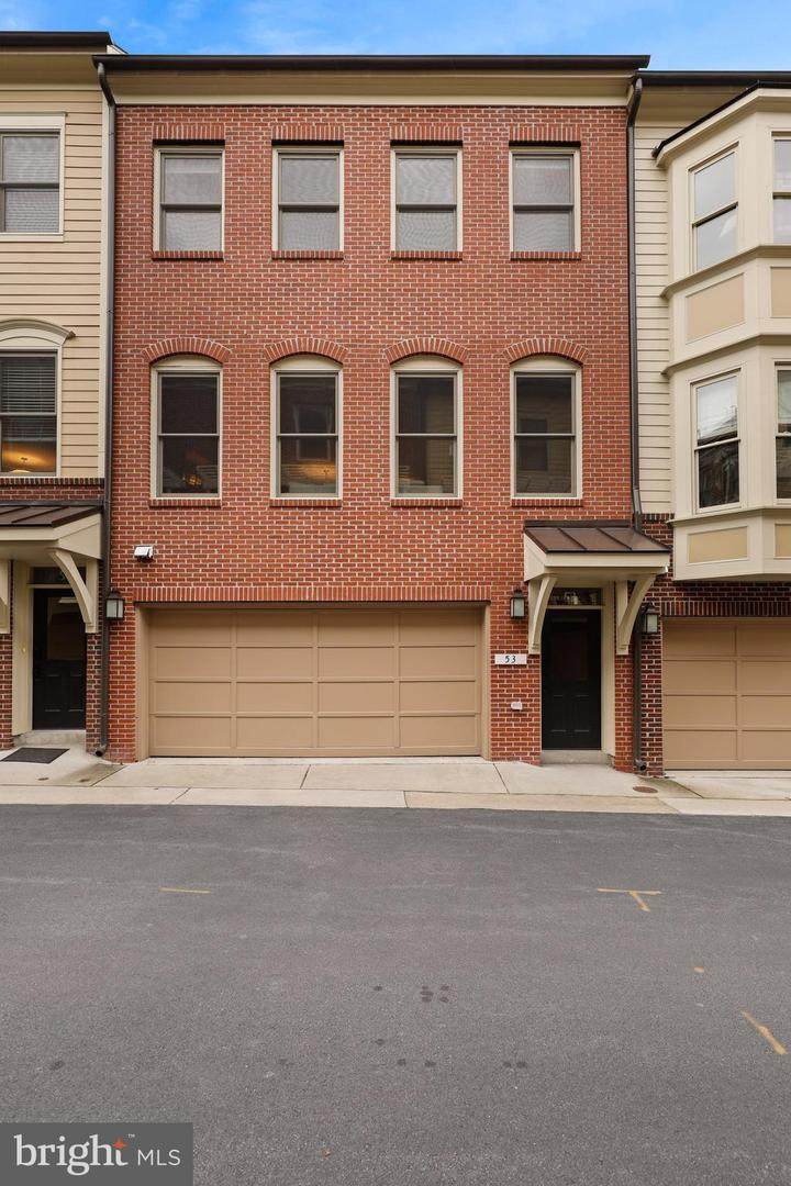 53 Maxwell Sq - Photo 1