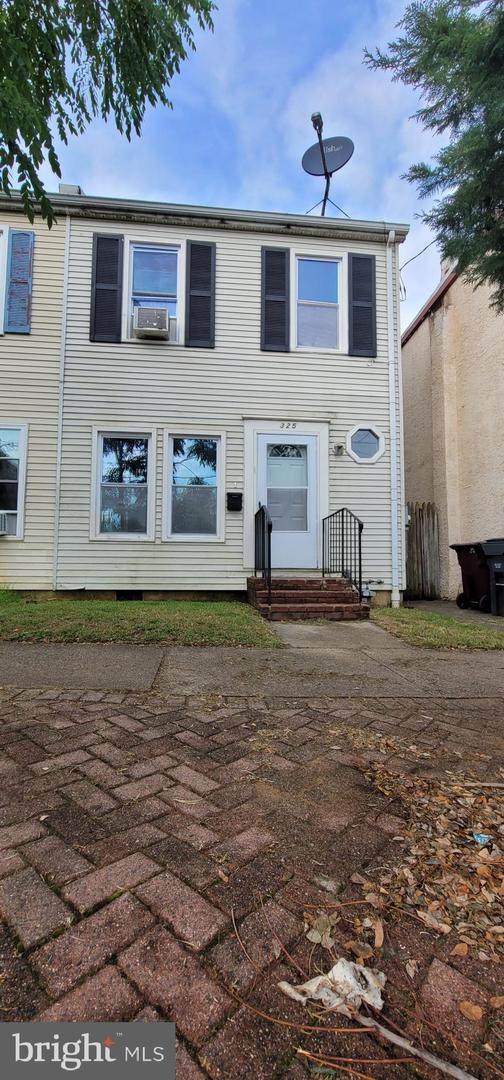 325 13TH Street - Photo 1